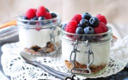 Чем полезен йогурт для организма человека – 7 доказанных свойств