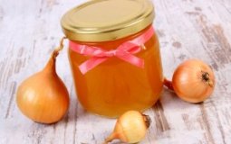 3 рецепта народных средств из лука с медом для чистки сосудов и возможные противопоказания