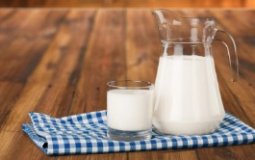 Как молоко влияет на гемоглобин человека — понижает или повышает его?