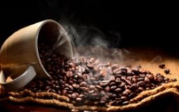 Что делает кофе с сосудами: сужает или расширяет напиток их просветы?
